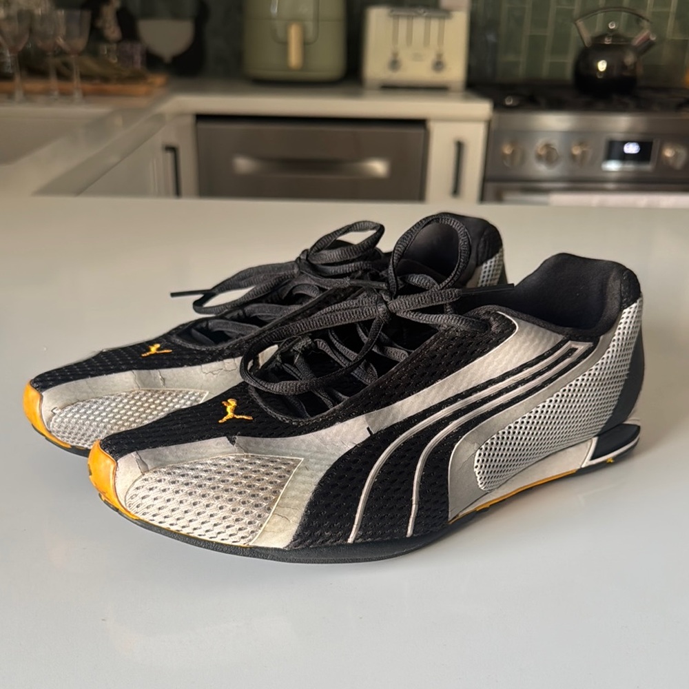 Puma ILO Black and Silver Running Shoes